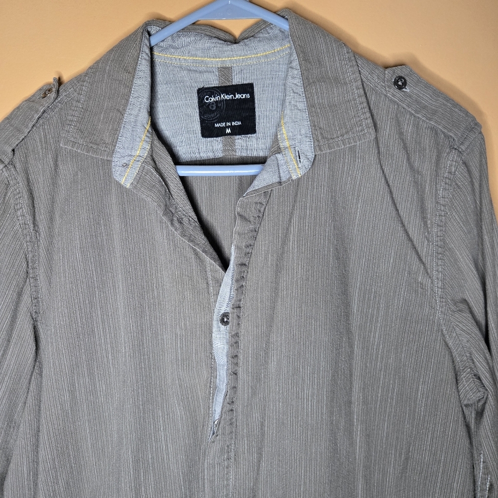 Calvin Klein Taupe Brownish Gray Striped Shirt PTP=20"